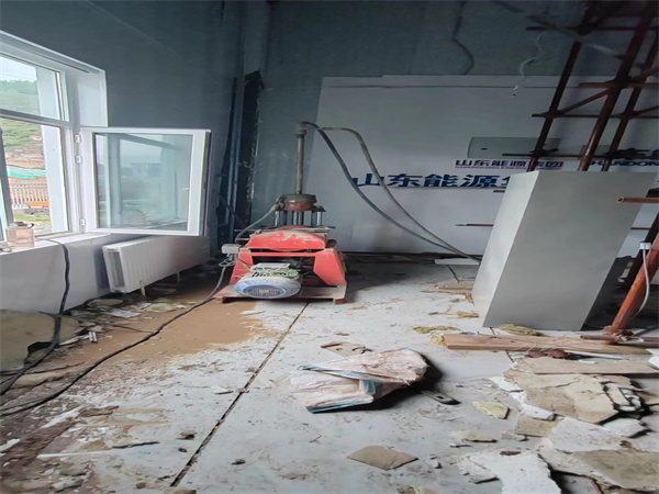 友谊地基基础下沉墙体裂缝加固注浆顶升施工