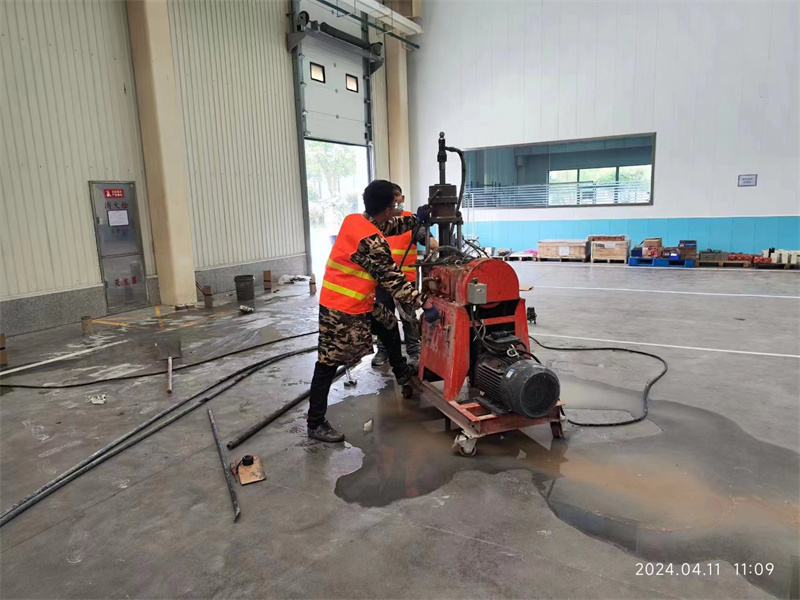 友谊厂房地面下沉塌陷注浆加固施工